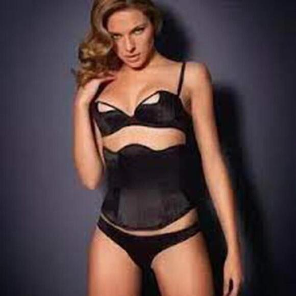 Agent Provocateur Florie Black Cut out Lace Panties 2 Small NWT - Picture 4 of 9